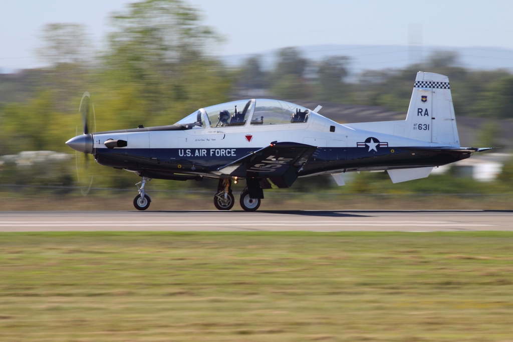 IMAGE: http://yellerdawg.com/mypictures/2011airshow/IMG_3170.jpg